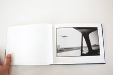 Load image into Gallery viewer, Glimpse